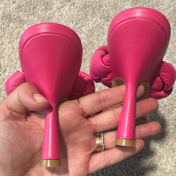 Stuart Weitzman Fuchsia Braided Heels - Picture 5 of 8